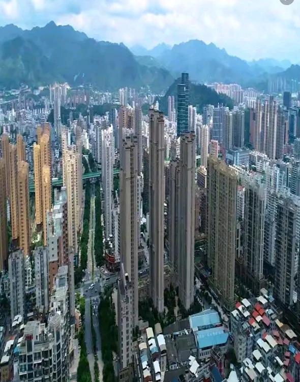 这些几百米高的商品房，万一地震来了怎么办，抗得住吗，居民逃生来得及吗？