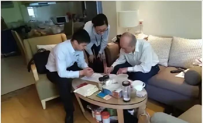 一男子贷款30万，期限一年，到期后不见归还，银行联系不到，到他家催款，这才发现，