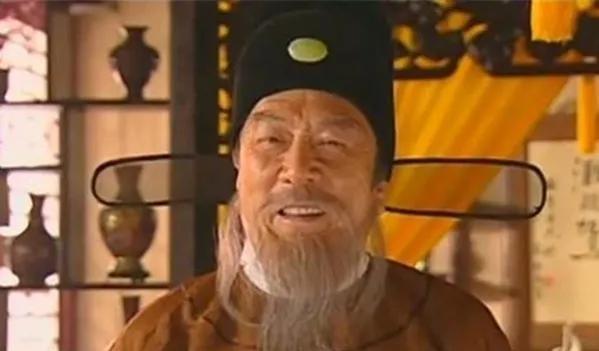 1423年的一个深夜，朱棣已就寝。忽闻秘密寻找朱允炆的大臣胡濙回来了，正在门外求