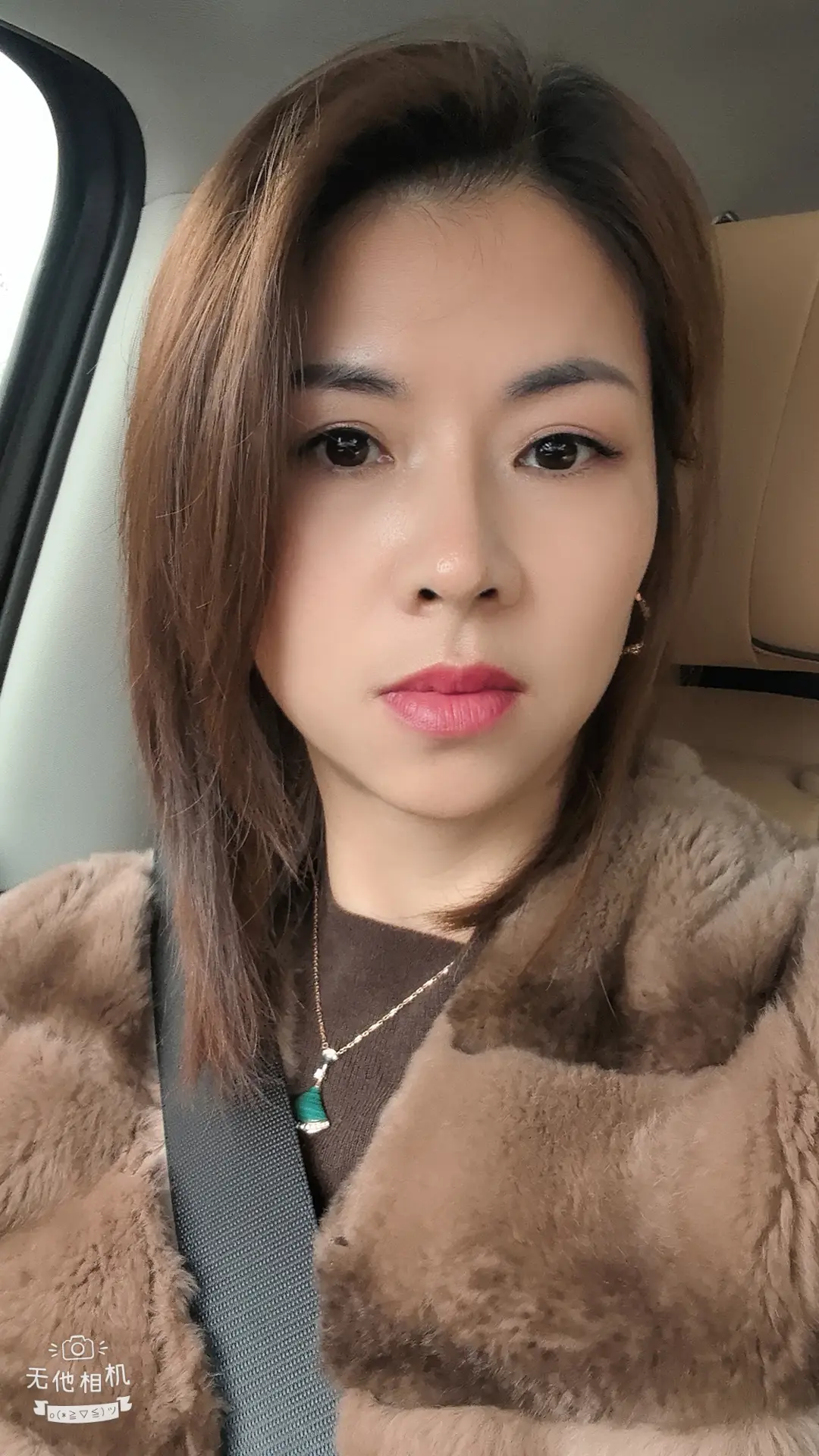 你若不疼不爱，我就不理不睬，不爱我的人，都不值得，往后余生，自爱为先…
