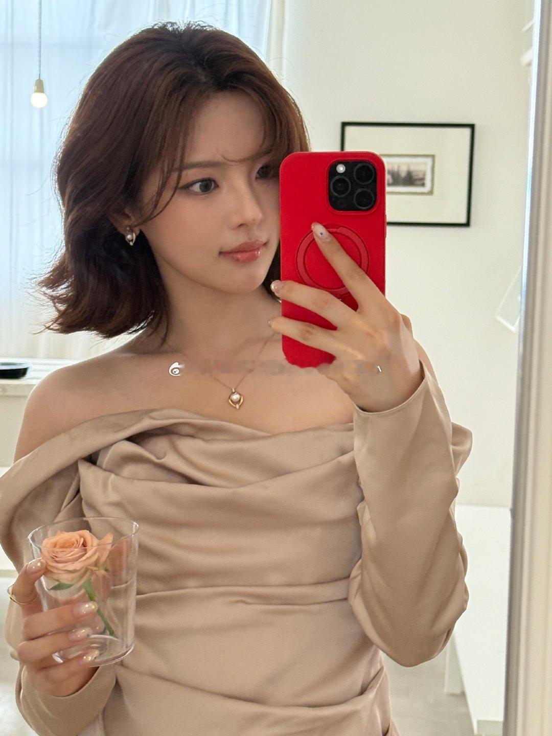 杨超越找工作找到女团去了杨超越[超话] 杨超越找工作找到女团去了！一沫真挚的情话