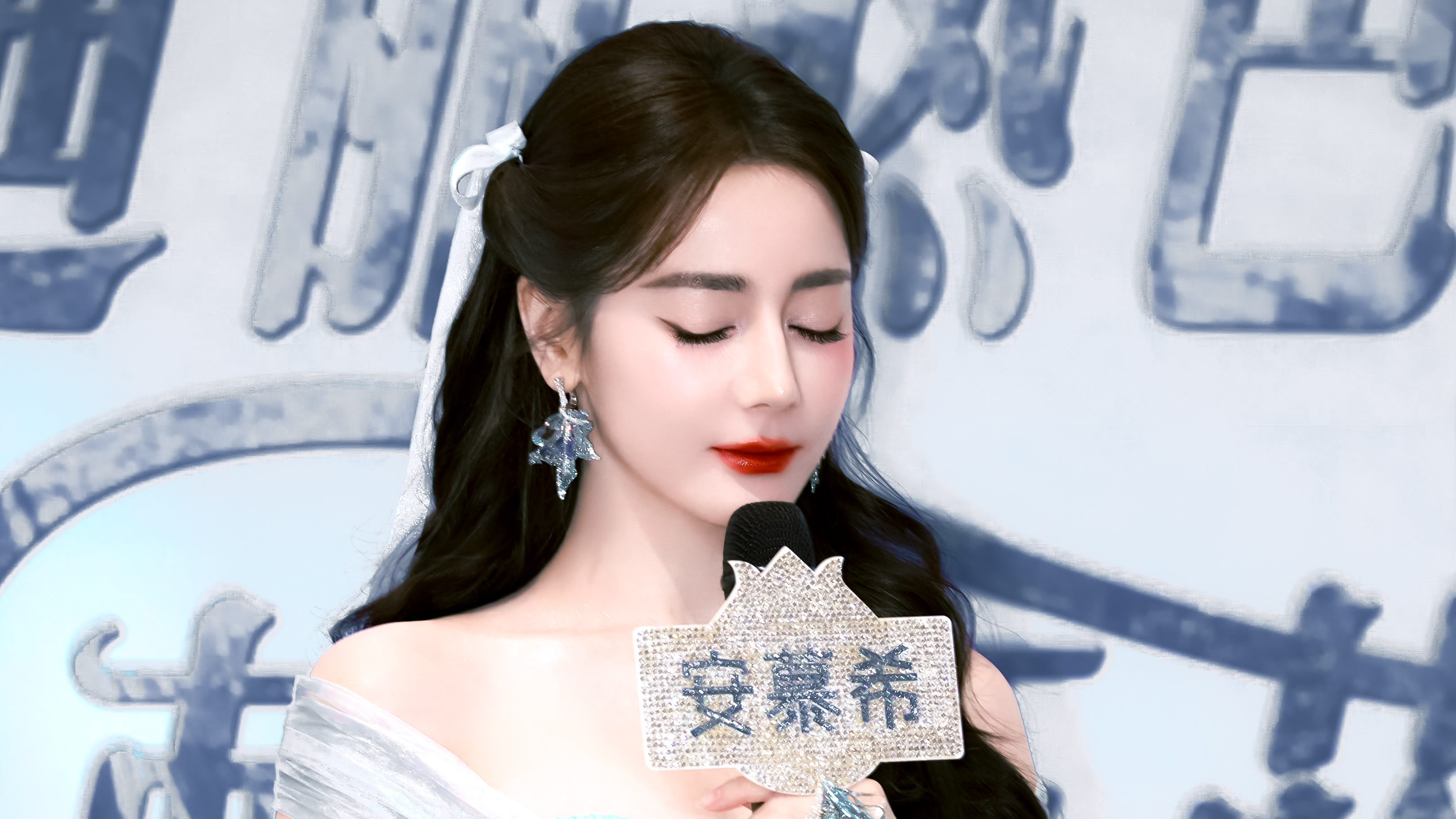横版壁纸/女孩 我的故事因为你而展开 