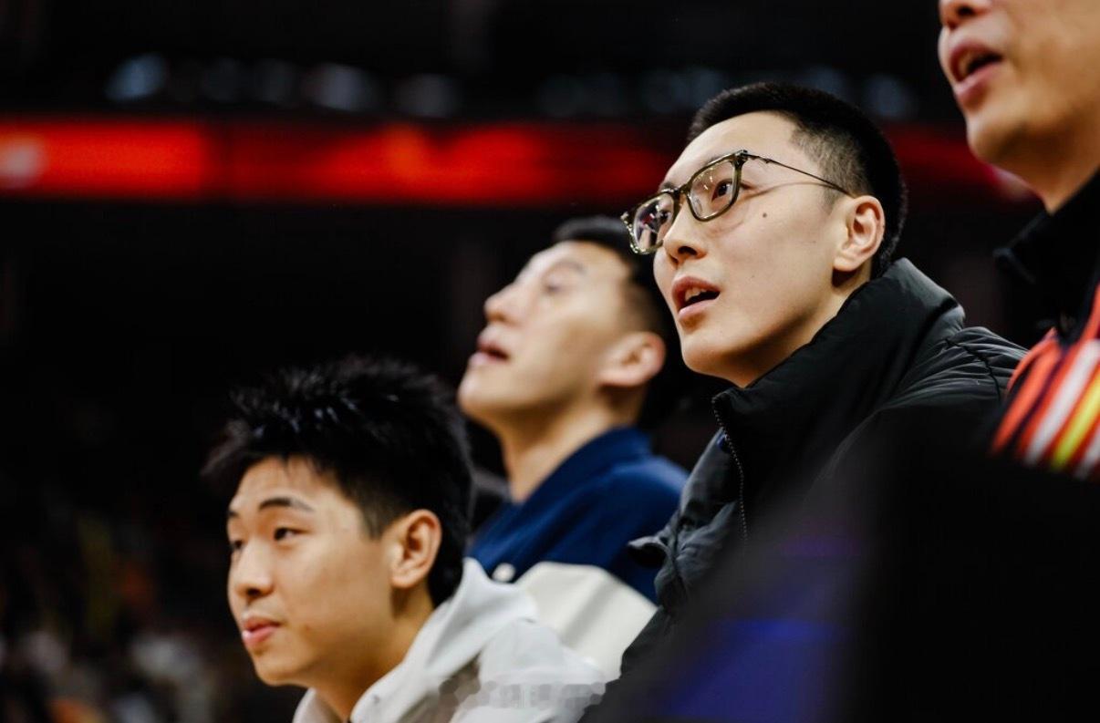 胡明轩广东男篮vs山东男篮 🏀CBA联赛25-26赛季常规赛第6轮⛹️    