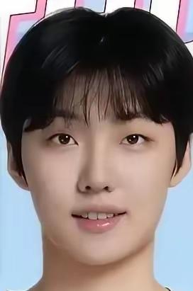 郭中楠同志简介

郭中楠于2009年6月3日出生在江苏南通。

身高190cm