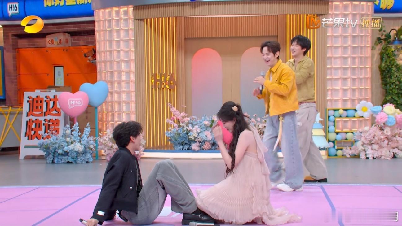 孔雪儿邓凯跳舞好甜孔雪儿×邓凯《煽风点火》杀疯了！靠近对视全是糖，眼神拉丝好甜，