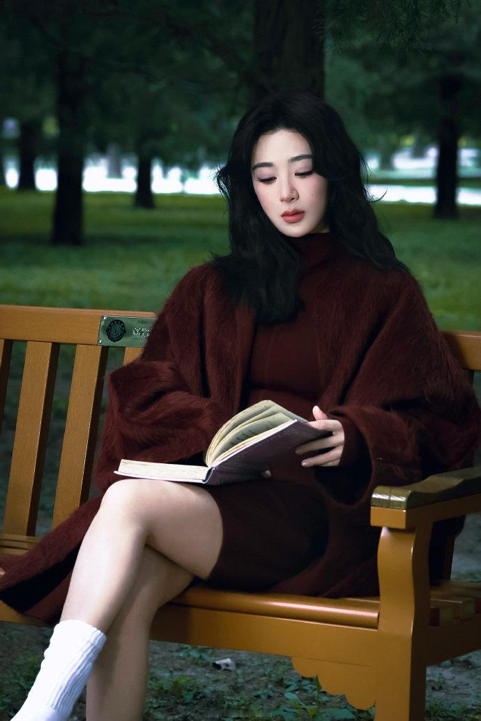 杨紫玉兰花开君再来 💜杨紫董竹君 如果我是电流，那么你就是那正电荷，我愿与你一