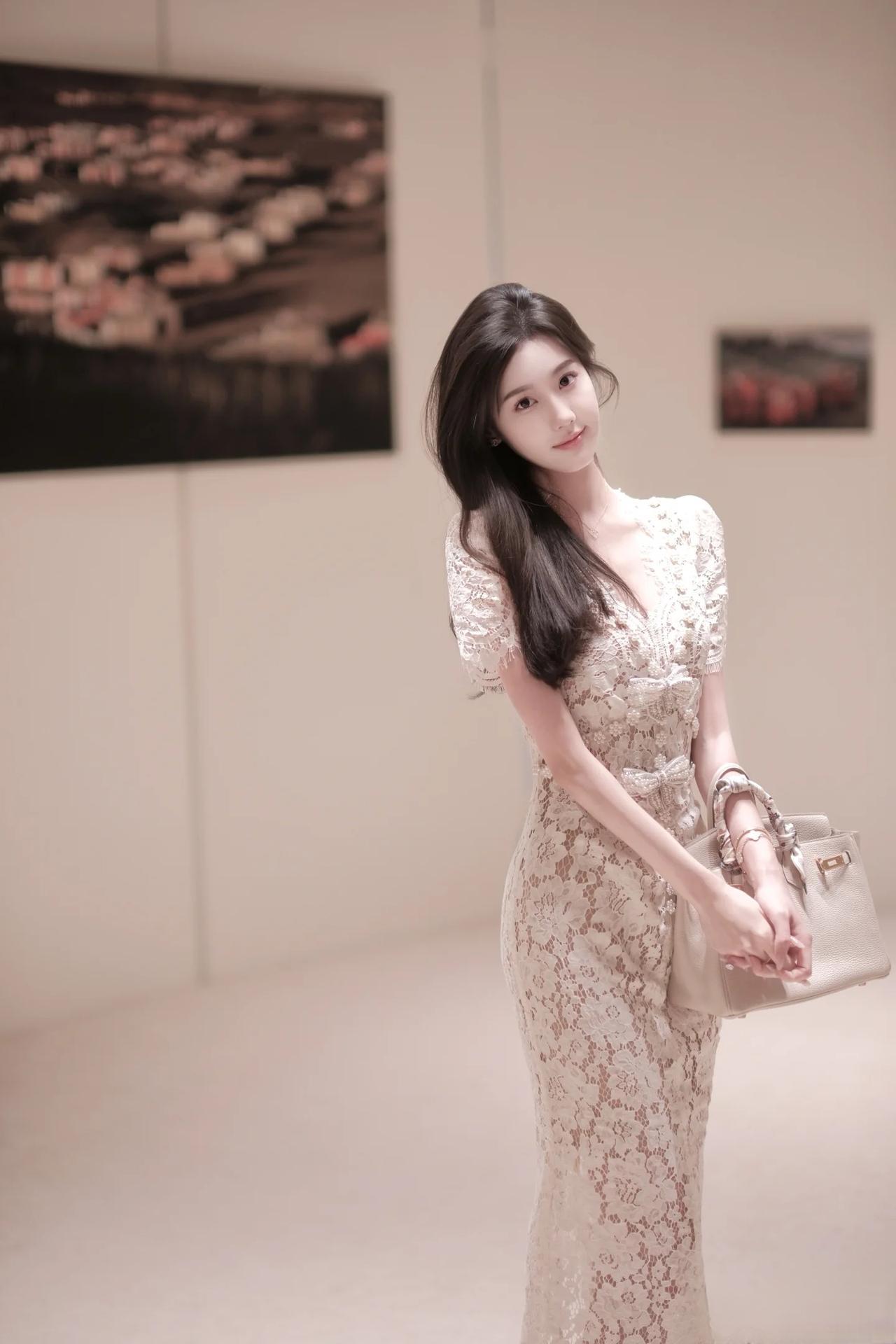 优雅蕾丝长裙，甜美女人心，温柔如水。

白色蕾丝仙女裙 高级感蕾丝裙子 温柔风蕾