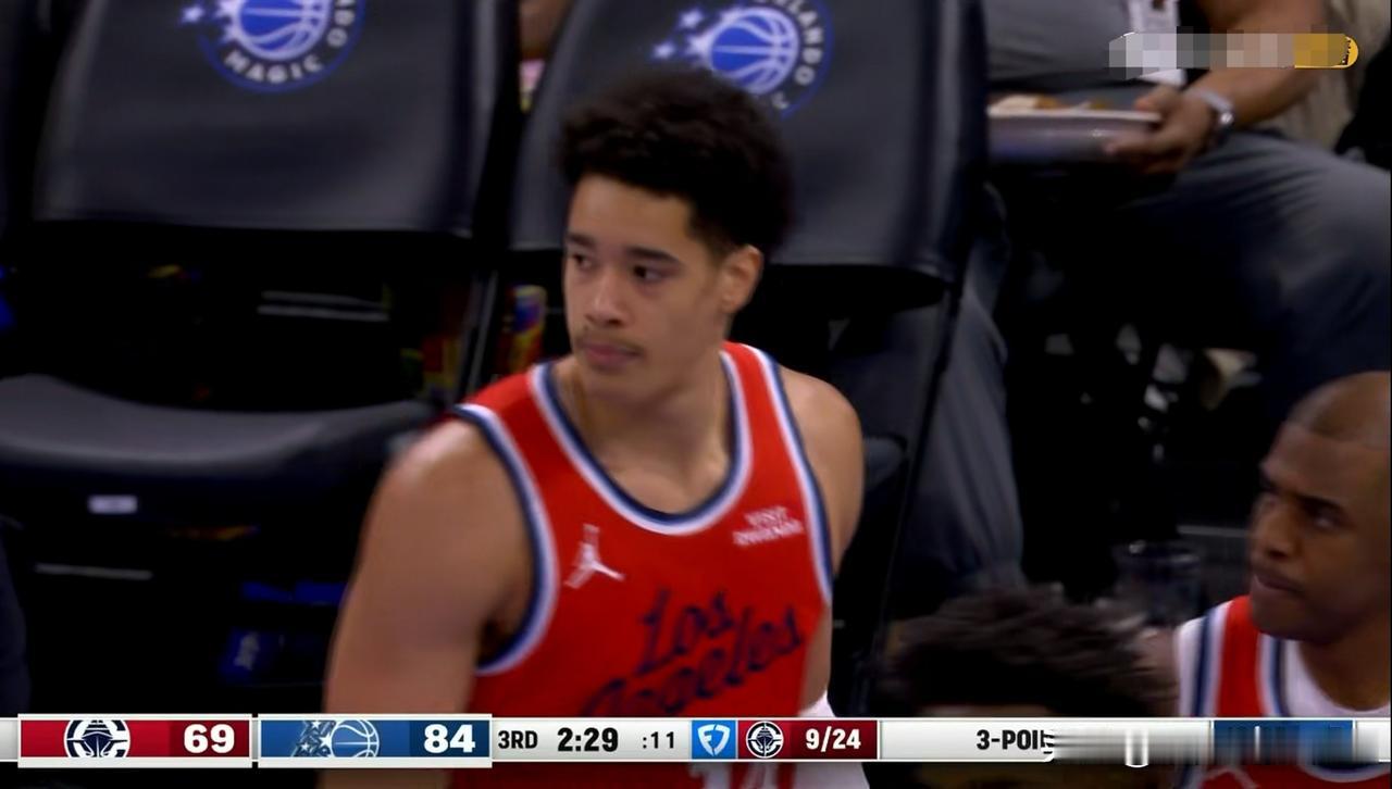 快船年轻中锋尼德豪泽真是太惊艳了！尽管今天快船在客场以101：129惨败于魔术，