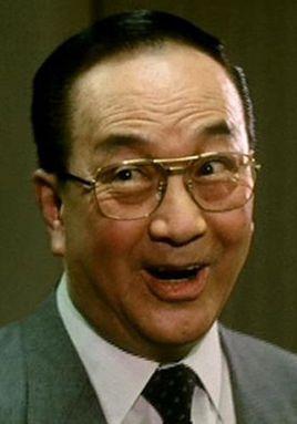 姜中平，别名: 姜宝林，香港甘监制、策划。1950-60年代香港粤语片的反角，亦