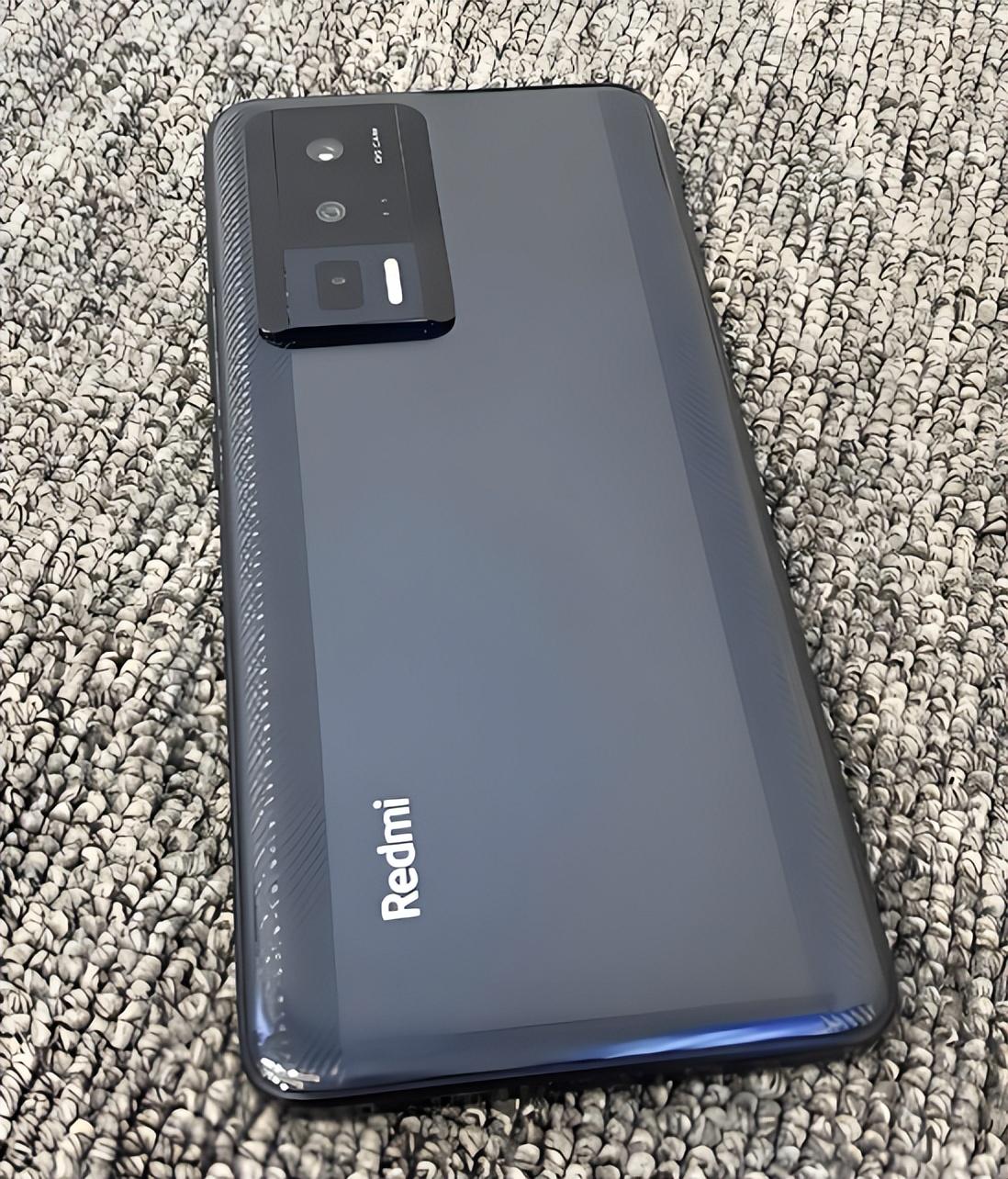 红米K60：被吐槽的“塑料机”，如今成了真经典！
今天必须唠一款让不少人当过“钉