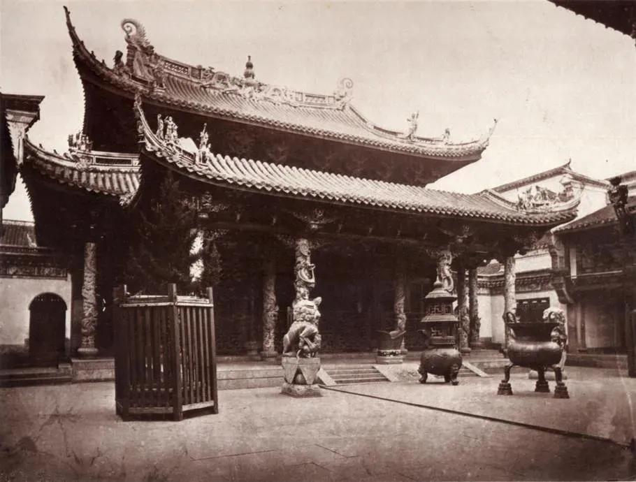 公元1884年，东北一个土财主翟彪为了霸占田地，残忍打死了农户，结果农户的妻子不