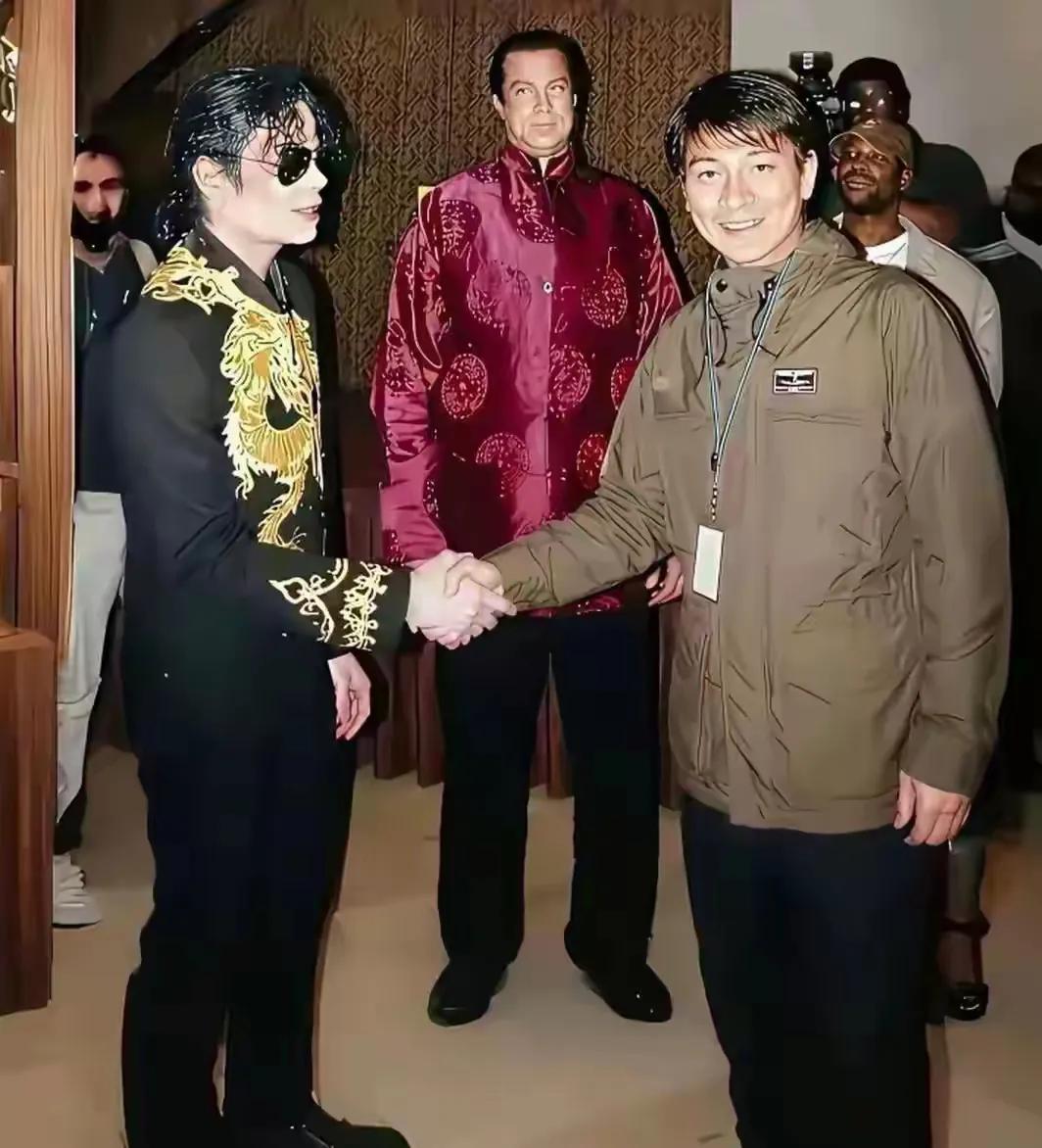1999年，杰克逊在韩国举办慈善演唱会，并且邀请刘德华为嘉宾，两人见面后相谈甚欢
