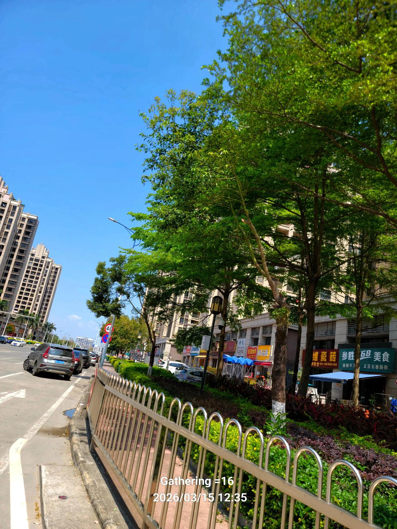 我想这个315是不是治好了很多人关于零食的所有幻想，包括零食依赖症？去年是烤肠，