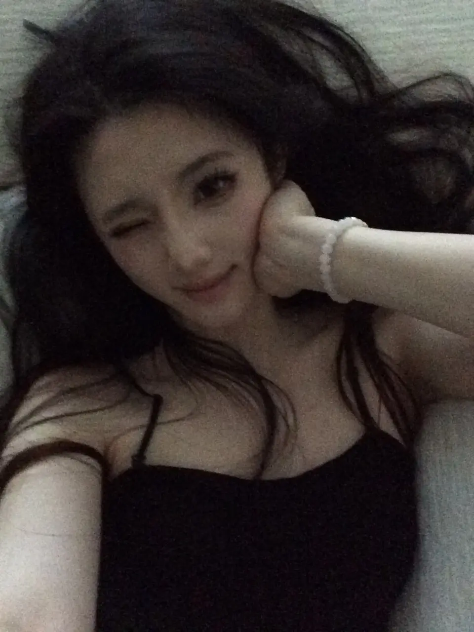 你有你的理由 我也有我的错 安心睡吧 明天醒来不会再收到我的消息了 以后也是