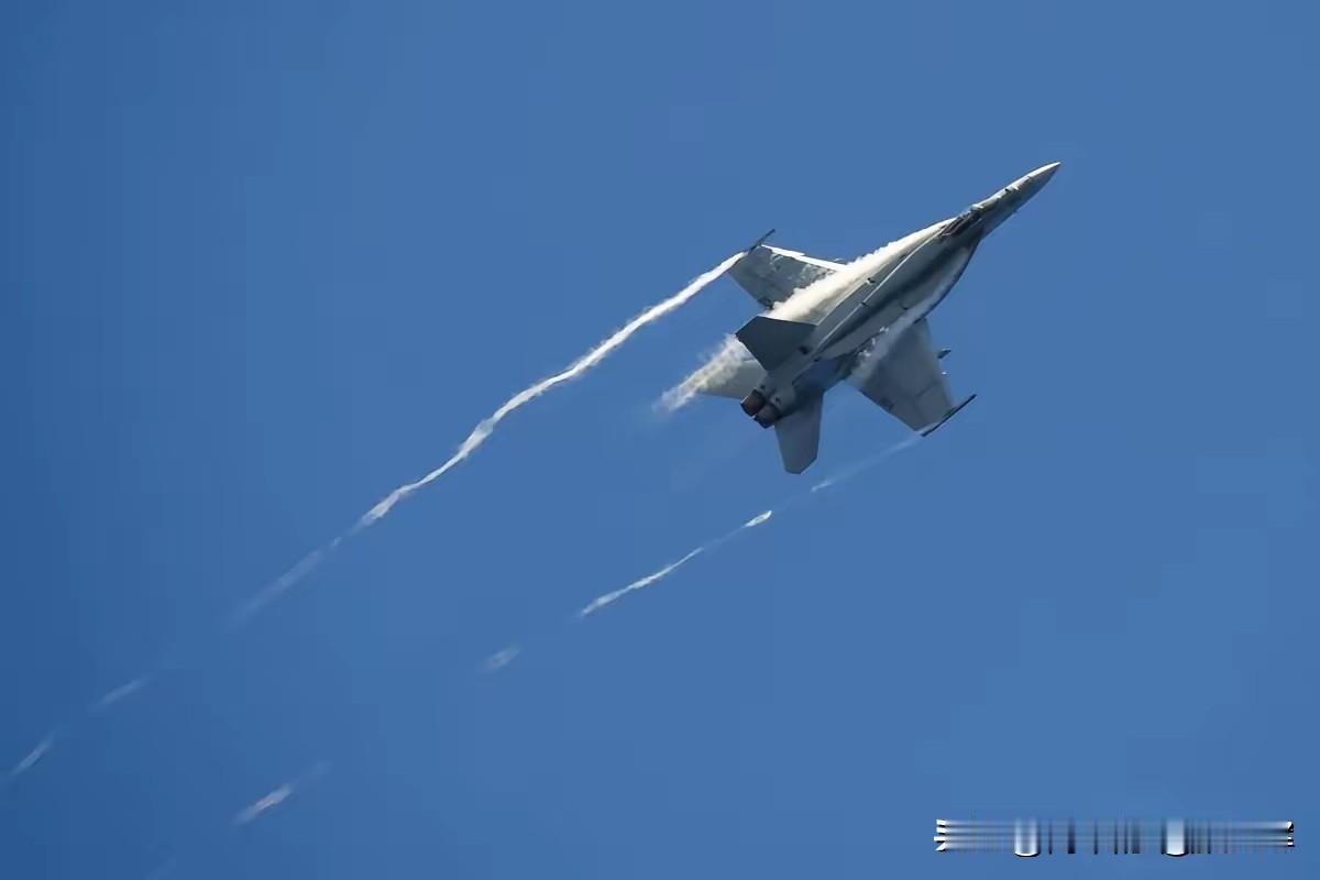 真是丢人现眼了！美国海军舰艇误向美军战斗机开火，并击落己方战机


12月5日，