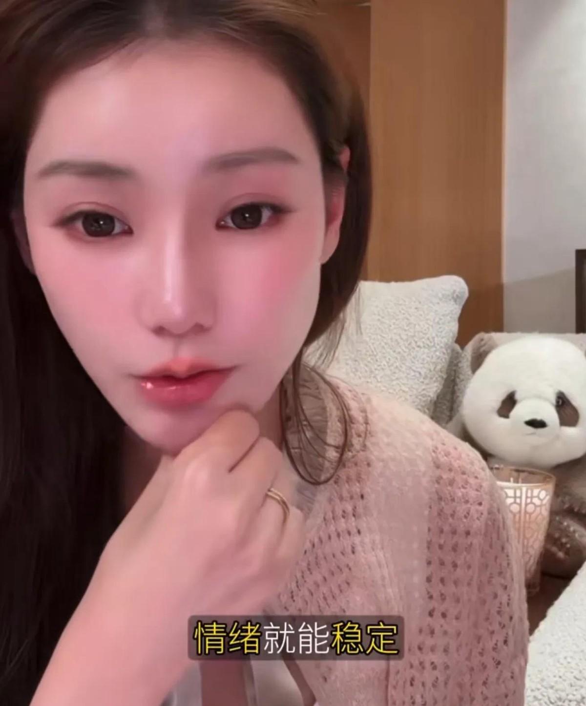 马筱梅直播里被问“有钱就能情绪稳定”，她没顺着说，只回钱能解不少事，但买不来情绪