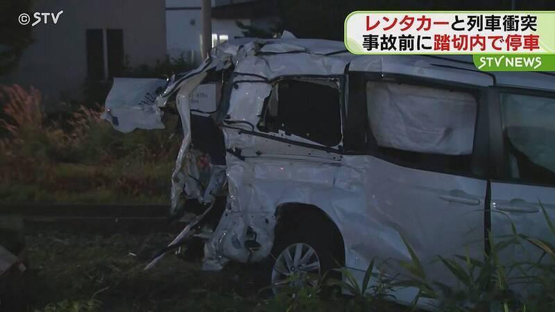 北海道平交道惊险一幕！中国游客租车误停铁轨 5人受伤送医海外新鲜事 日本北海道上