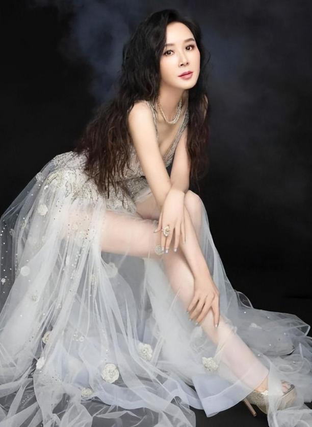1998年，有个富商看上了台湾第一美女萧蔷，跟她开出价格“给你50万，陪我一次”