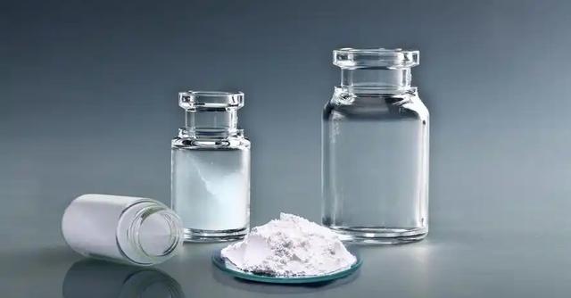 美国人真的应该庆幸，中国是一个仁慈的国家。美国曾经用芯片禁令、关税壁垒、实体清单