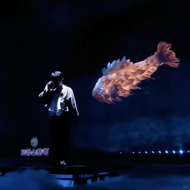 周深   周深2025深深的巡回演唱会 【圈宝和米说下午好】  笔下有光，  字