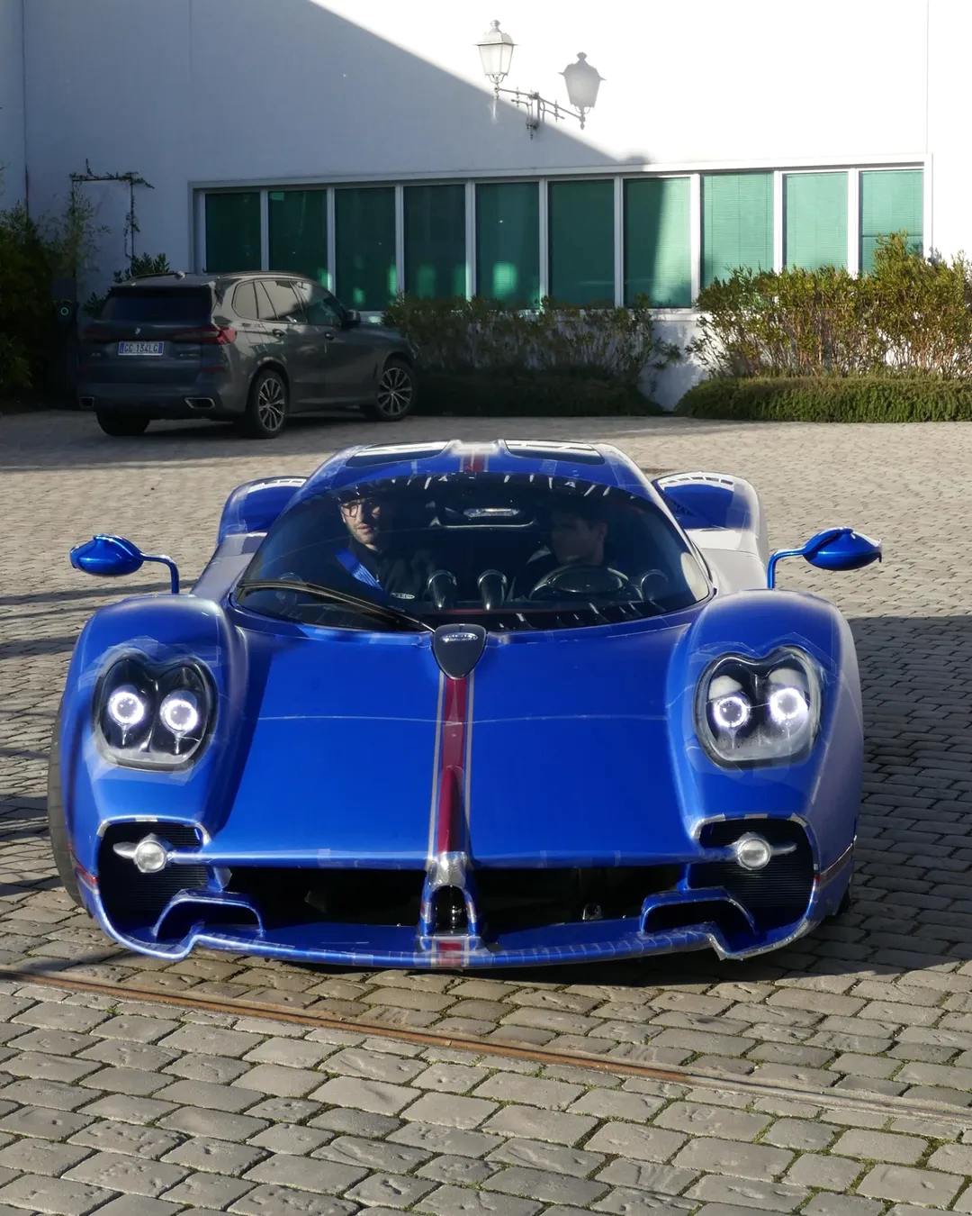 最新一台测试的蓝骑士Pagani Utopia