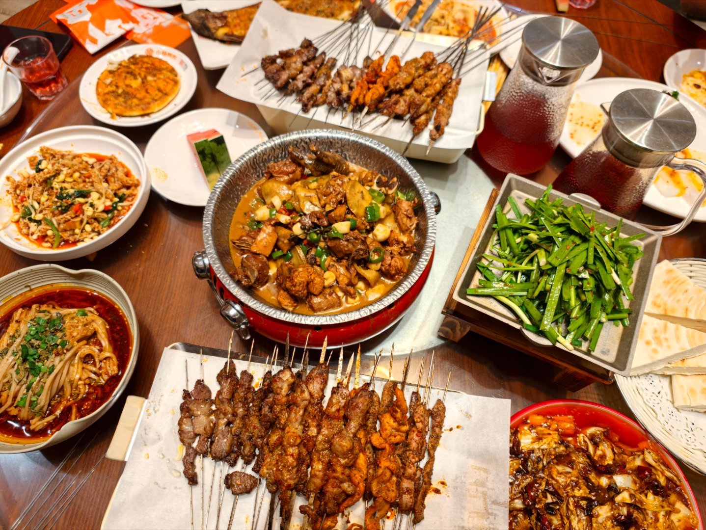 西安太硬核了，全是碳水加肉! 