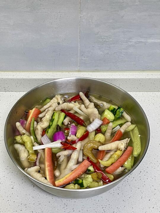 酸辣入味的泡椒凤爪，附详细做法～