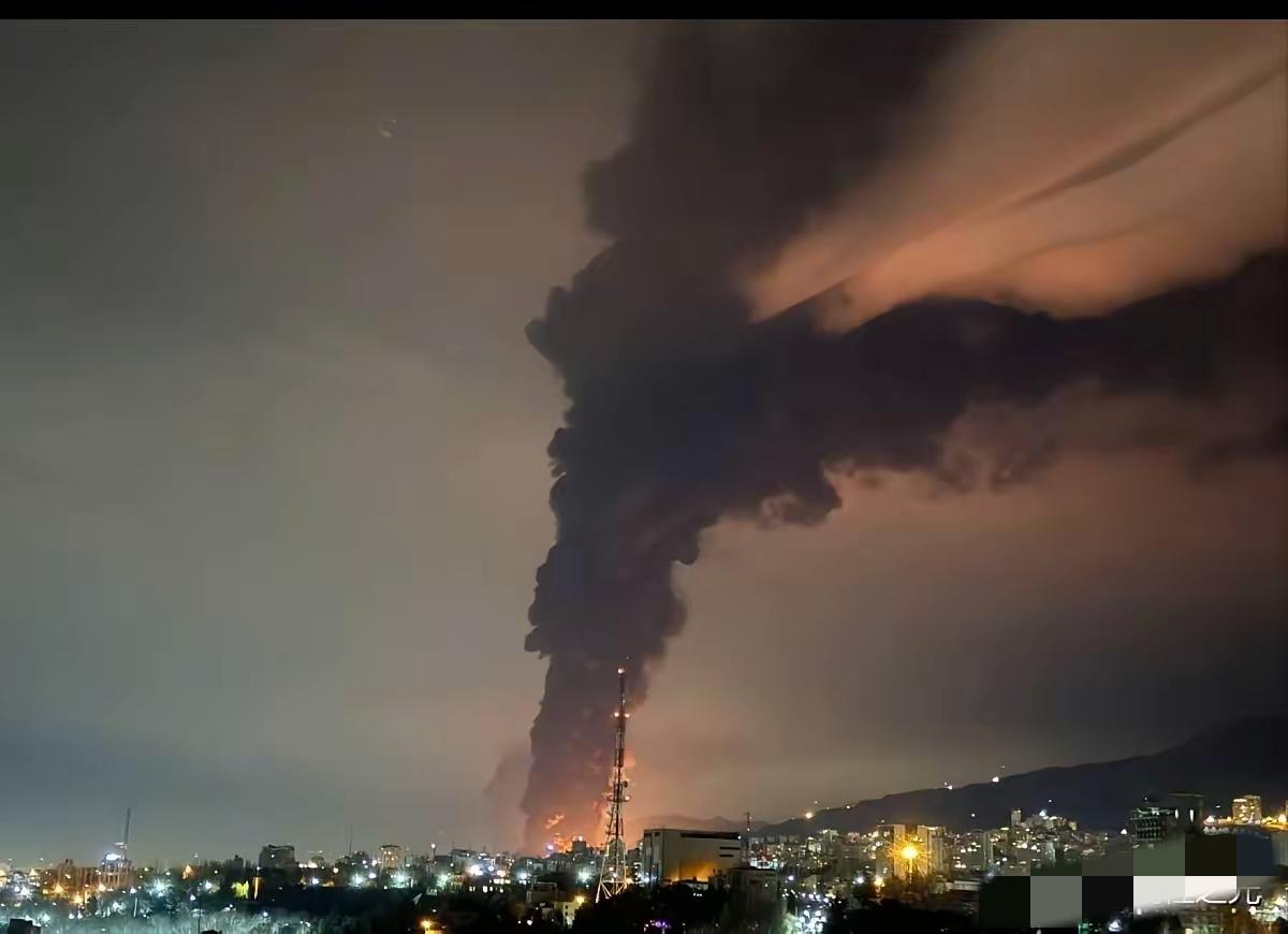 伊朗反击：你炸我油库，我打你炼油厂！
​昨晚（3月7日），以色列先动手，把德黑兰