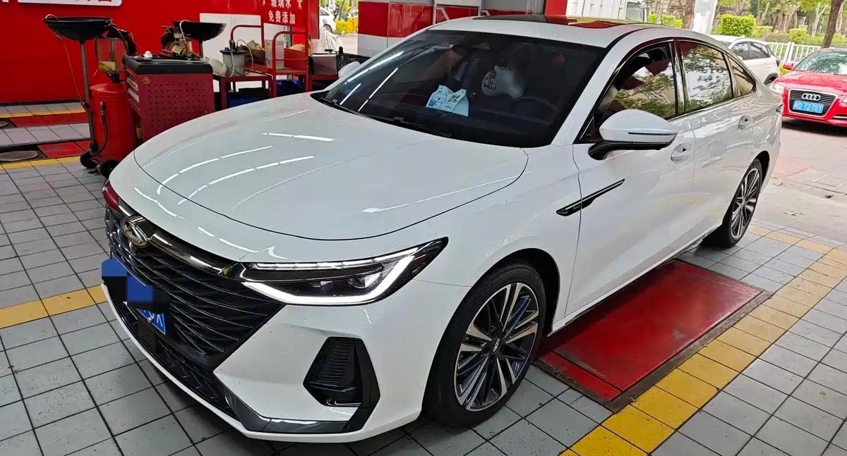 其实我发现四轮定位不要轻易的做，之前在一家店里面做过一次四轮定位，做完以后感觉方