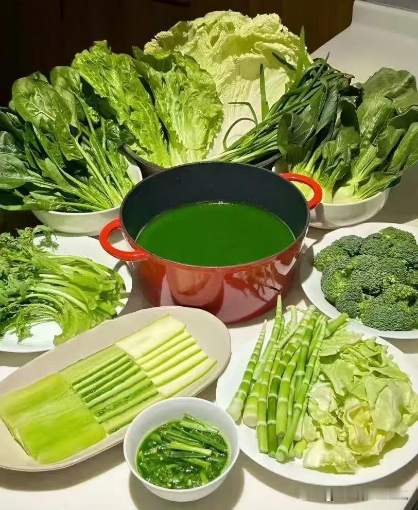 今日份移民大餐，食材锅底皆鲜活美味。