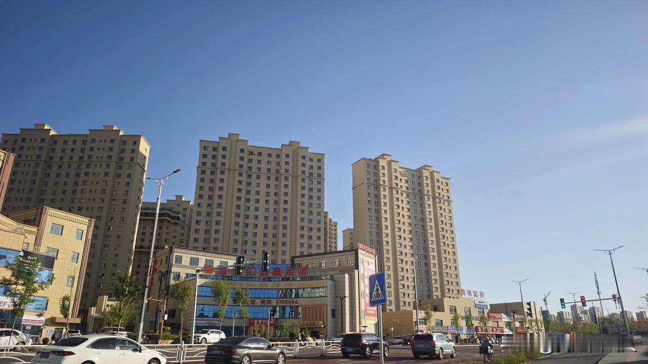 德源世纪城这里还开了个水疗会所，不知道咋样。