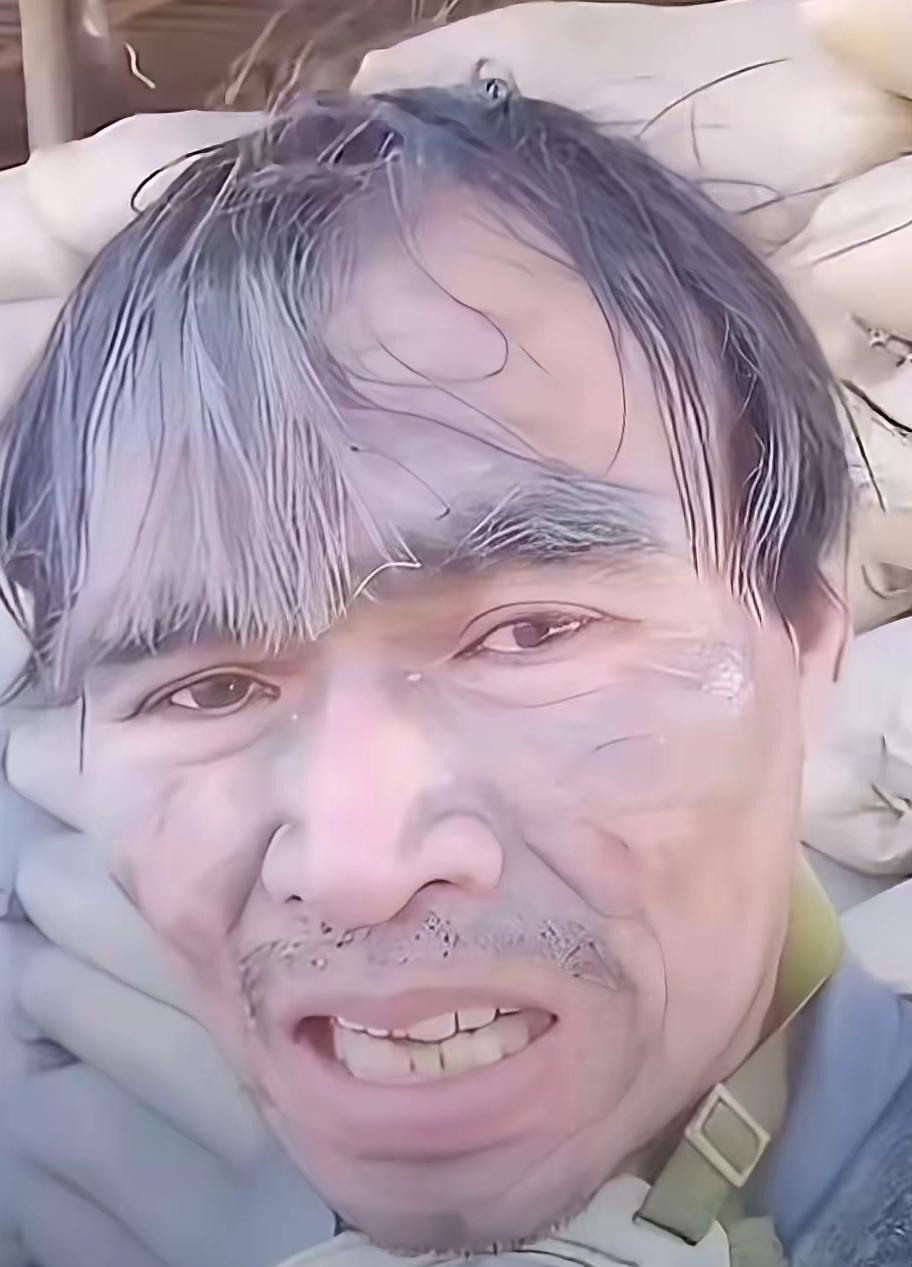 女子找人背水泥，对方要价一袋6元，她还价到5元。谁知到了装修现场，女子潸然泪下说