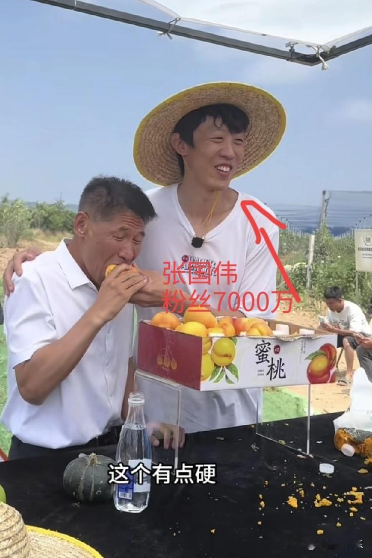 我敢说，张国伟高兴得睡不着觉了。
第一场直播就卖了500万元，
可惜他不知足，贪