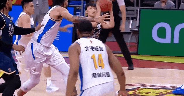 开局花？徐杰开局3中3连拿7分，广东梦幻开局16-1领先北京

首节开打广东便火