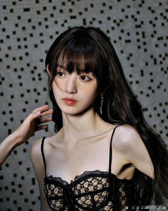 田曦薇网传出演废土扫垃圾女主 黄晓明出品邓科执导尚未官宣 