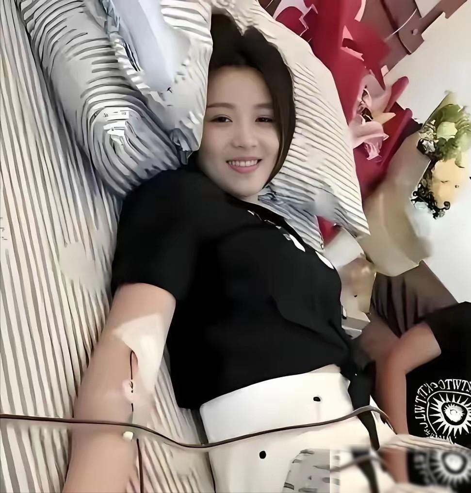 浙江一28岁女孩无偿捐献骨髓，救了一名15岁白血病男孩。没想到，这个被拉回人世间