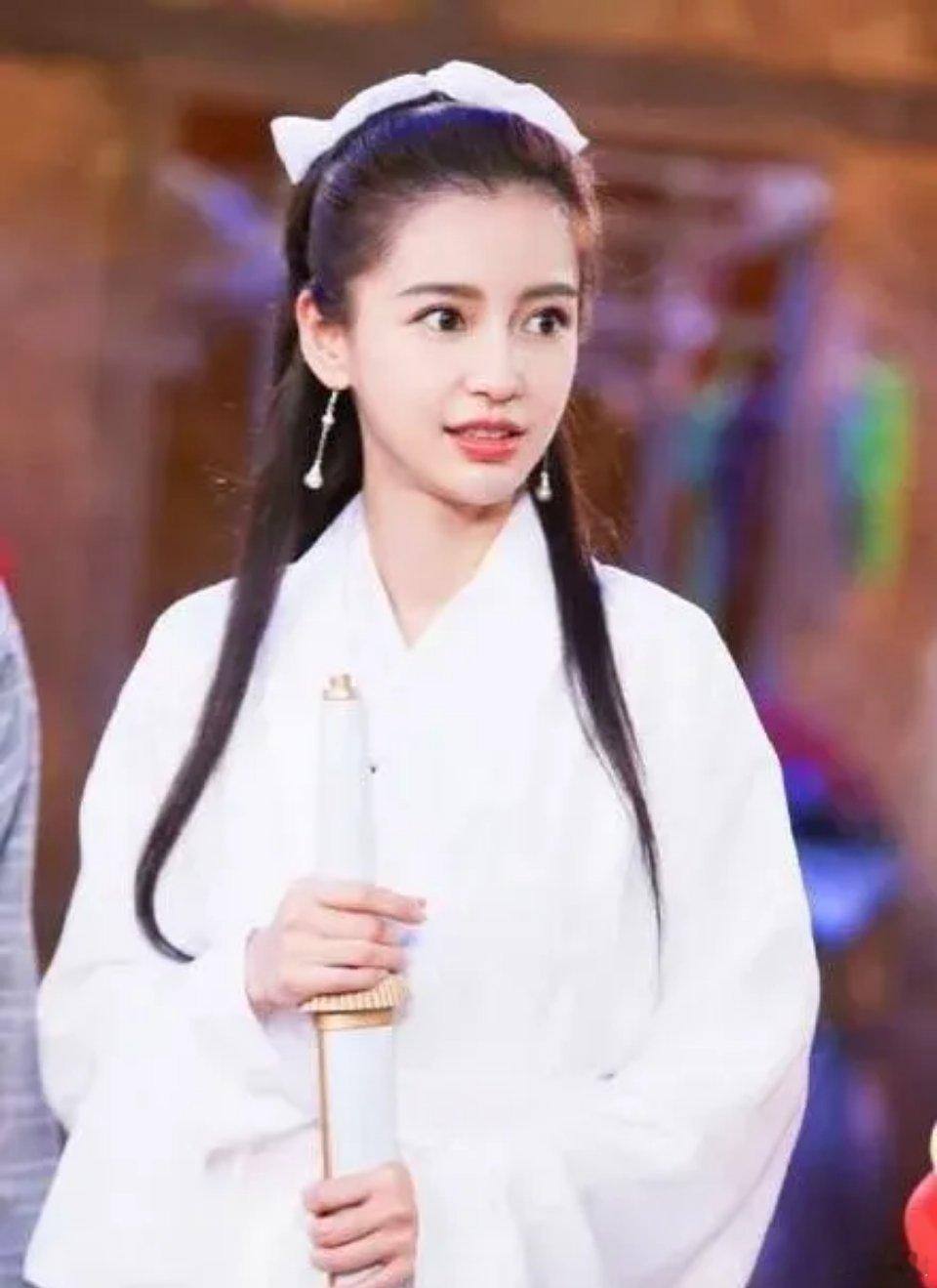 #于正说小龙女先找的Angelababy#说实话要是baby或是吴谨言来演的话估