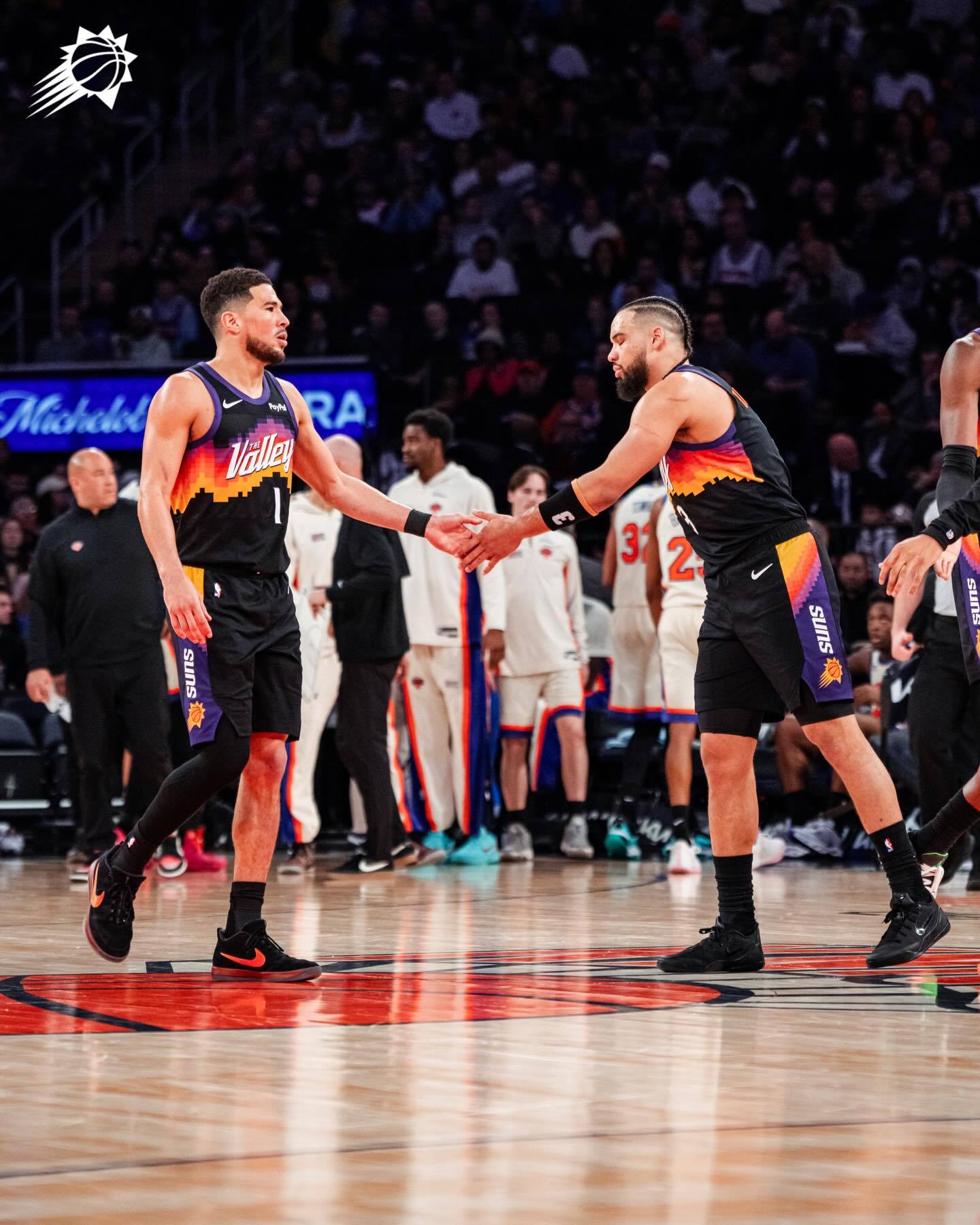 一场属于团队的硬仗 🤝防守强度，贯穿始终 ❗️🔒 场均 10.5 次抢断，联