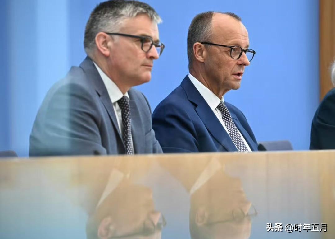 德国总理默茨谈伊朗战争：

北约是防御联盟，不是干预联盟。因此，北约在这里根本不