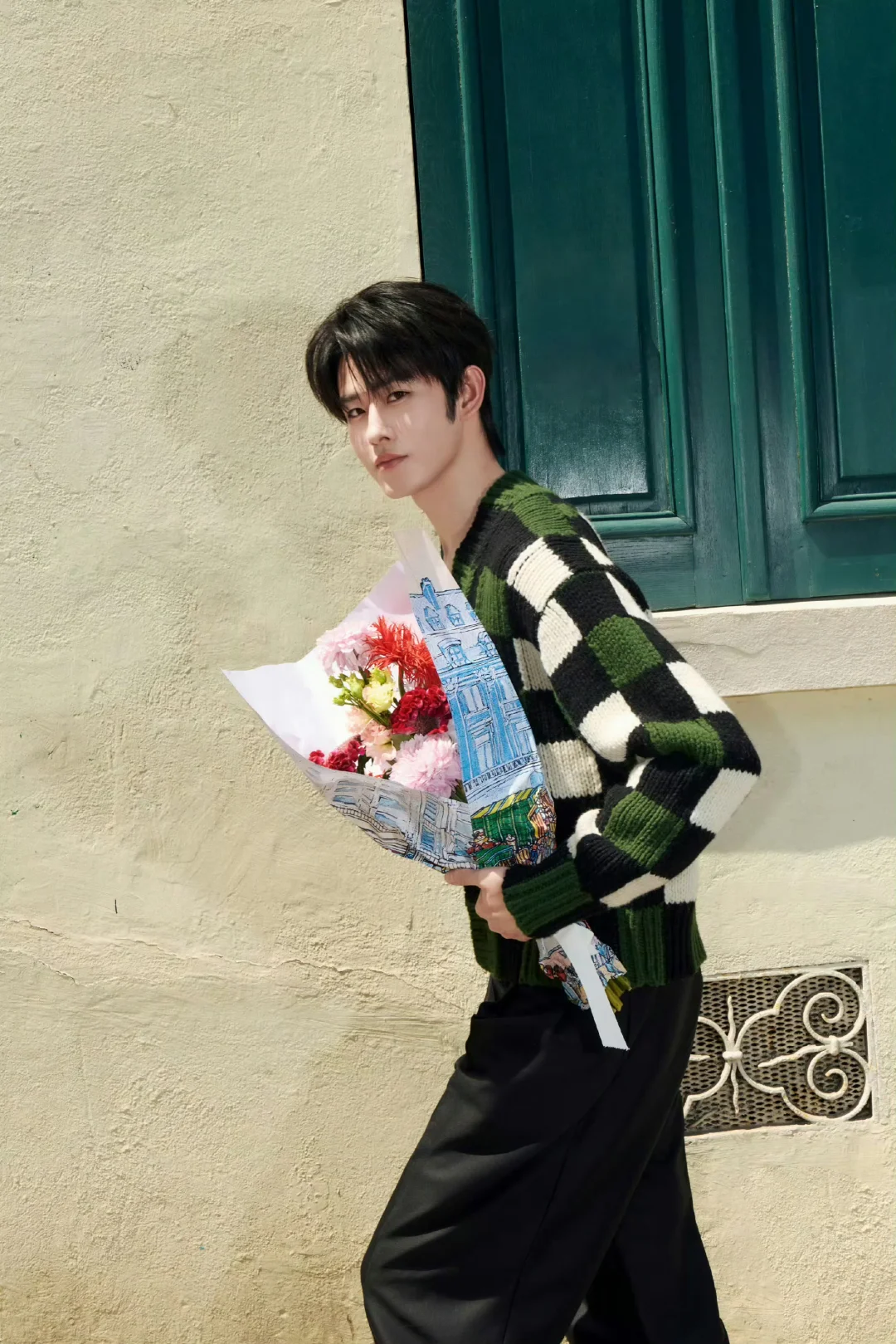 毛衣小田🥵 	 KENZO时隔50年重返品牌灵感发源地巴黎胜利广场...