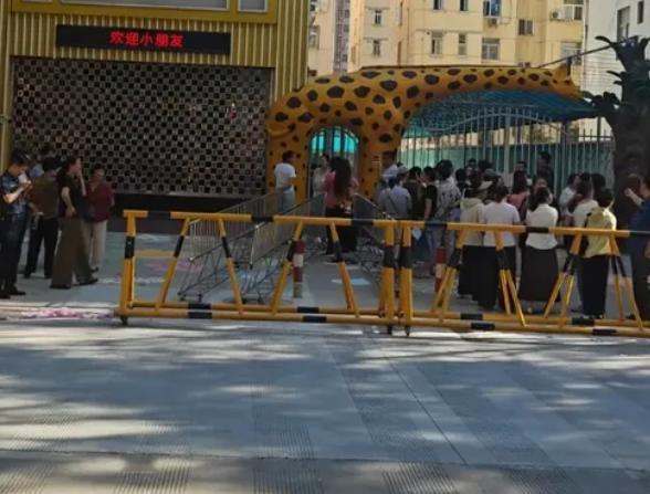 倒闭最快的幼儿园出现了！
陕西一幼儿园上演“开学一日游”——早上孩子送进去，下午