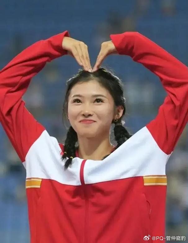 吴艳妮北体大发博我是脸盲吗？我脑子里记得吴艳妮长图1&2呀，现在是345啦[允悲