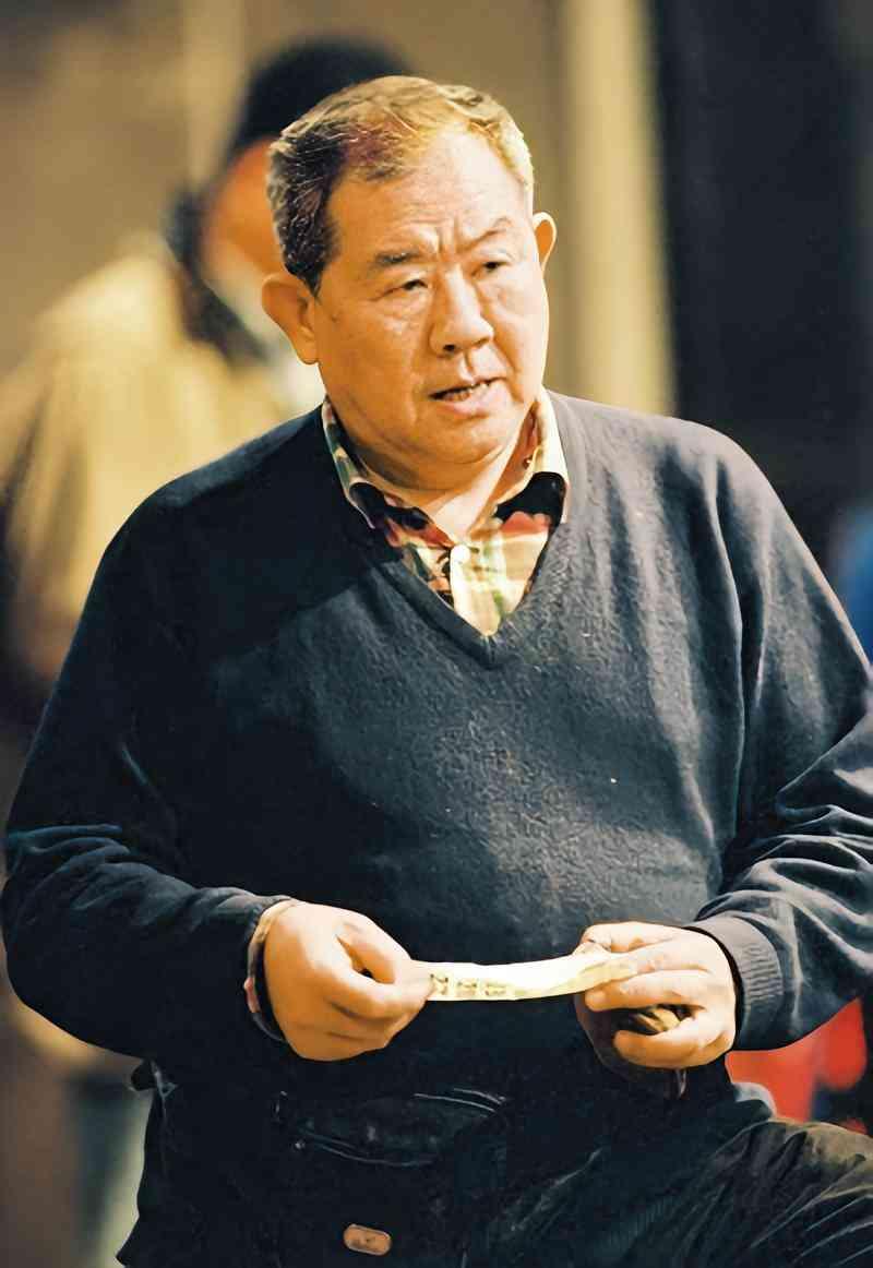 话剧大师林连昆：一戏封神，桃李满屏
 
林连昆，1931年生于北京，2009年逝