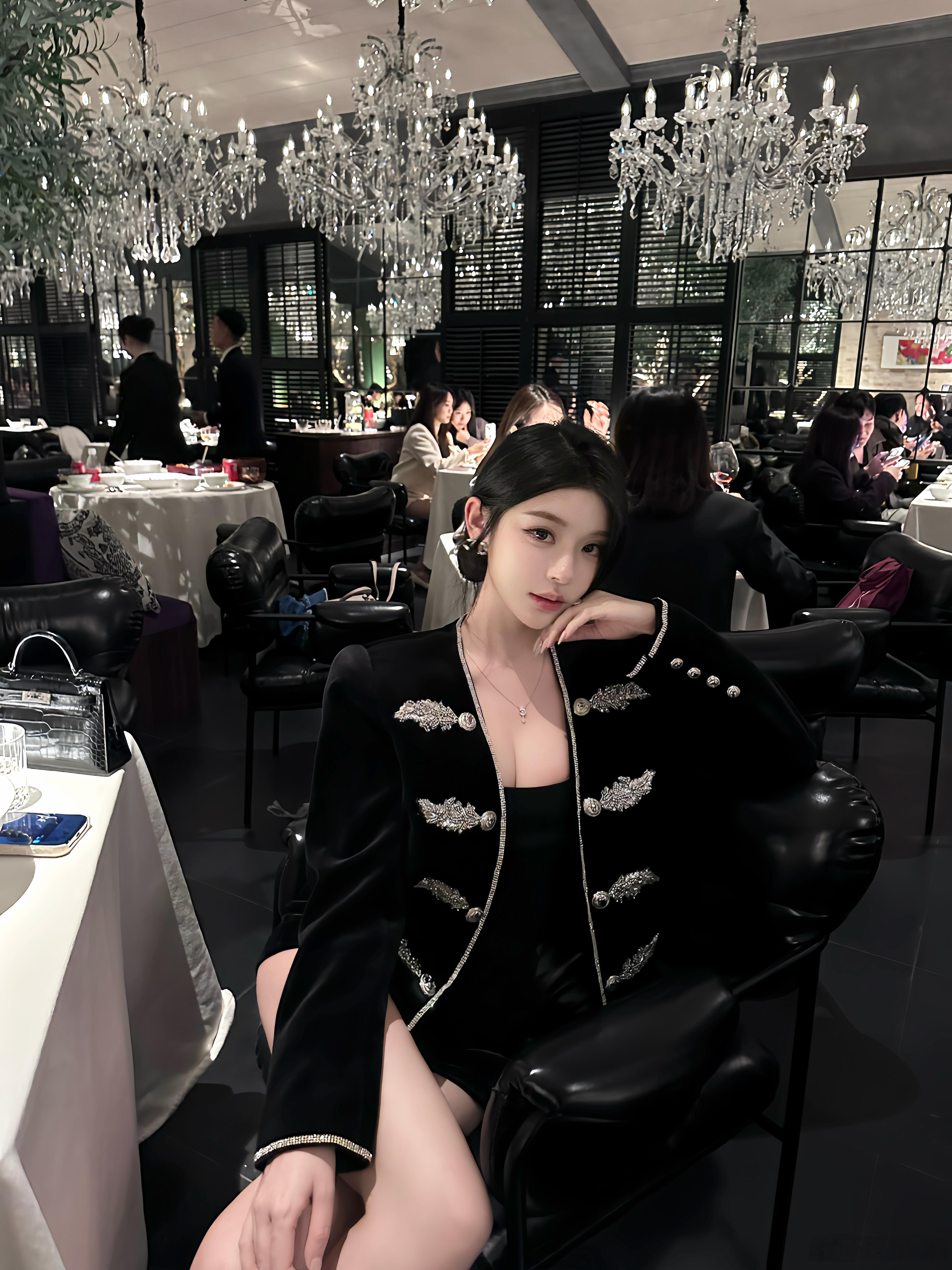 每天都像在过节👻 ​​​