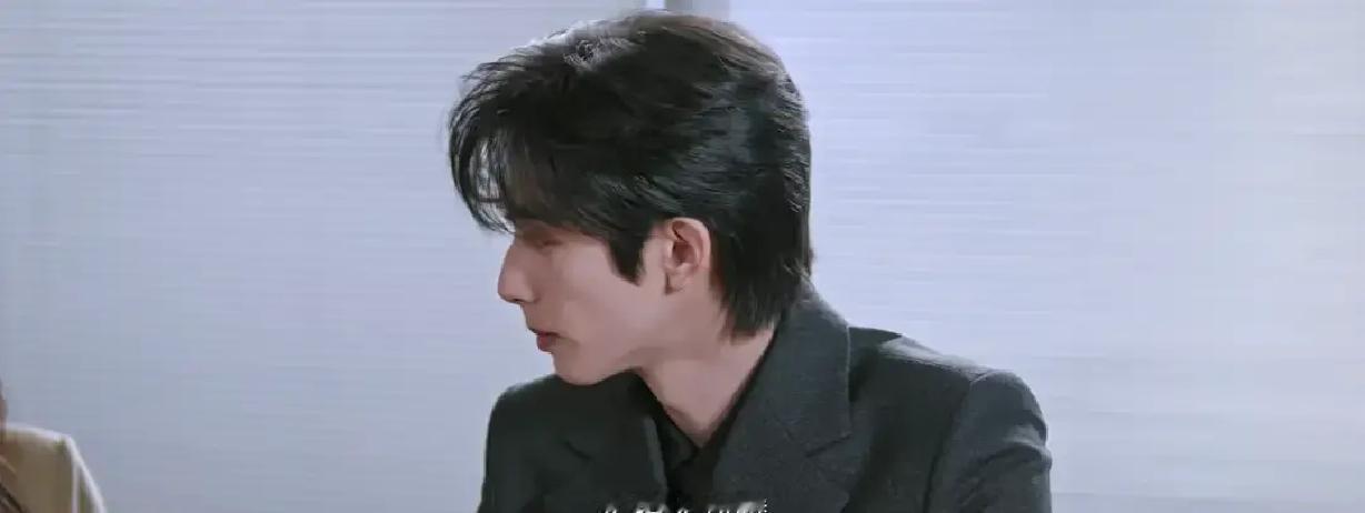 封腾集团又出手，这次把反派饭碗砸了
 
顾漫小说拍成剧，总藏着一条暗线：封腾的公