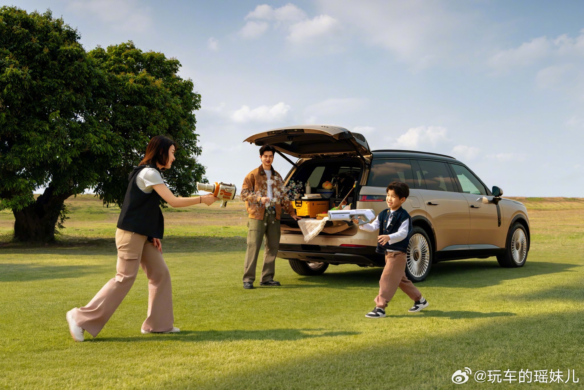 领克900大五座万物皆可装告别传统座舱将就感，领克900实现真三座全域平权，家用