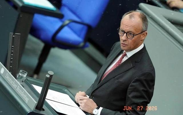 德国之声25号报道说，德国总理默茨24号在议会质询中再次表达对中国通信设备的强烈