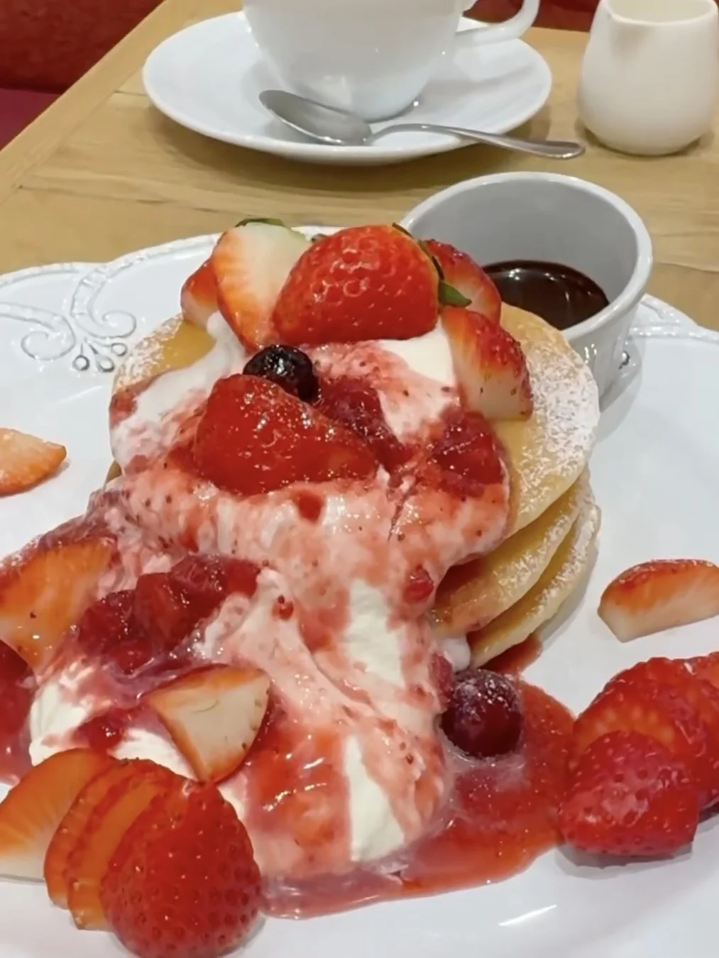 🇯🇵限定草莓瀑布舒芙蕾🥞……