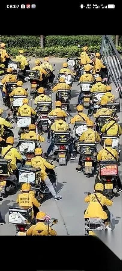 平台吸血？商家自己造血！

宁波商家这回玩得漂亮。被平台三成抽佣逼到墙角，他们没