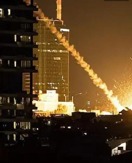 伊朗的军事科技水平在中东地区那可是相当亮眼，尤其是导弹技术，十分成熟。
    